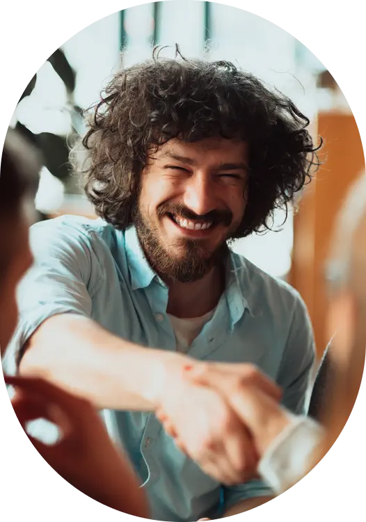 Cliente Samer em um encontro de negócios